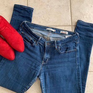 Levi's 711 Distressed Skinny Size 30
